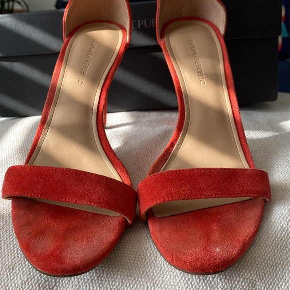 Banana Republic Sude Hells Shoes - Picture 5 of 11